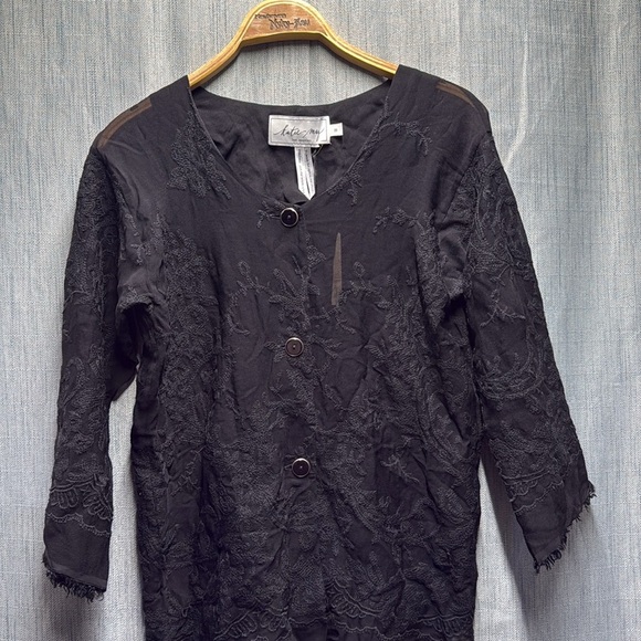 Katie May Button Down Shirt with Long Sleeves size small NWT - Picture 3 of 8